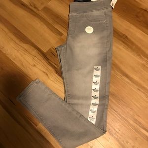 NWT GRAY OLD NAVY ROCKSTAR MID RISE SKINNY JEANS